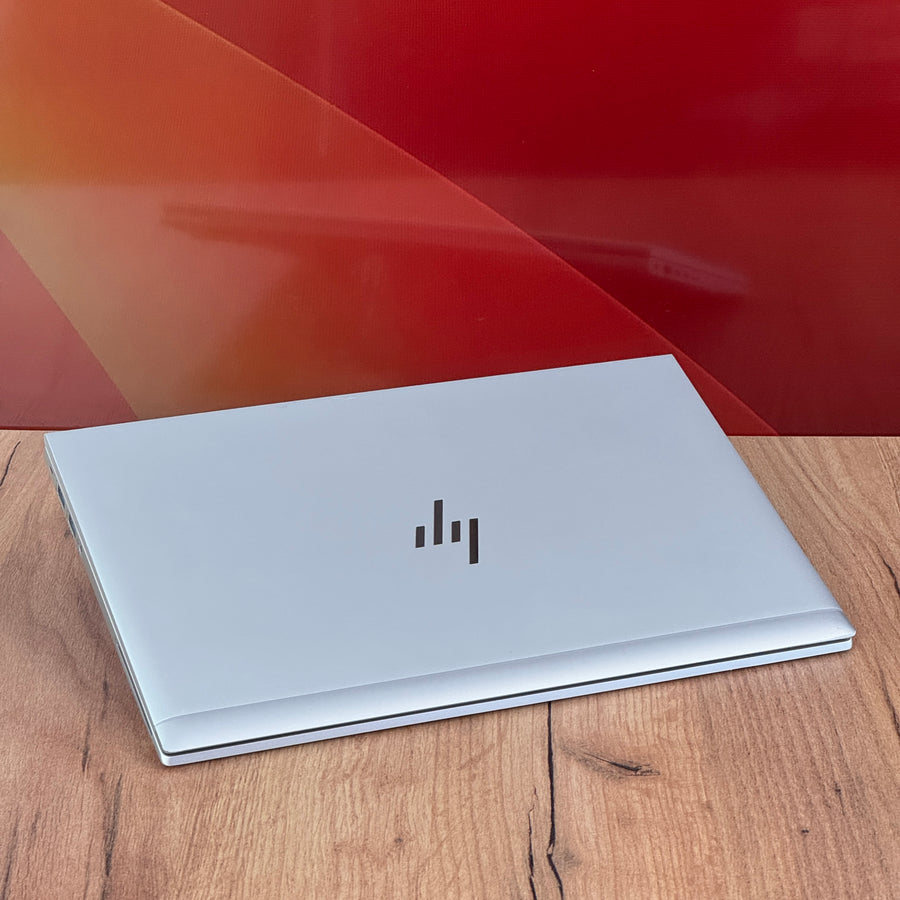 HP EliteBook 830 G8 — bok