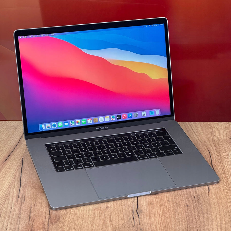 Apple MacBook Pro 15" 2019 A1990 i9 32GB 512GB Radeon Pro 560X macOS