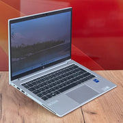 HP EliteBook 830 G8 — złącza